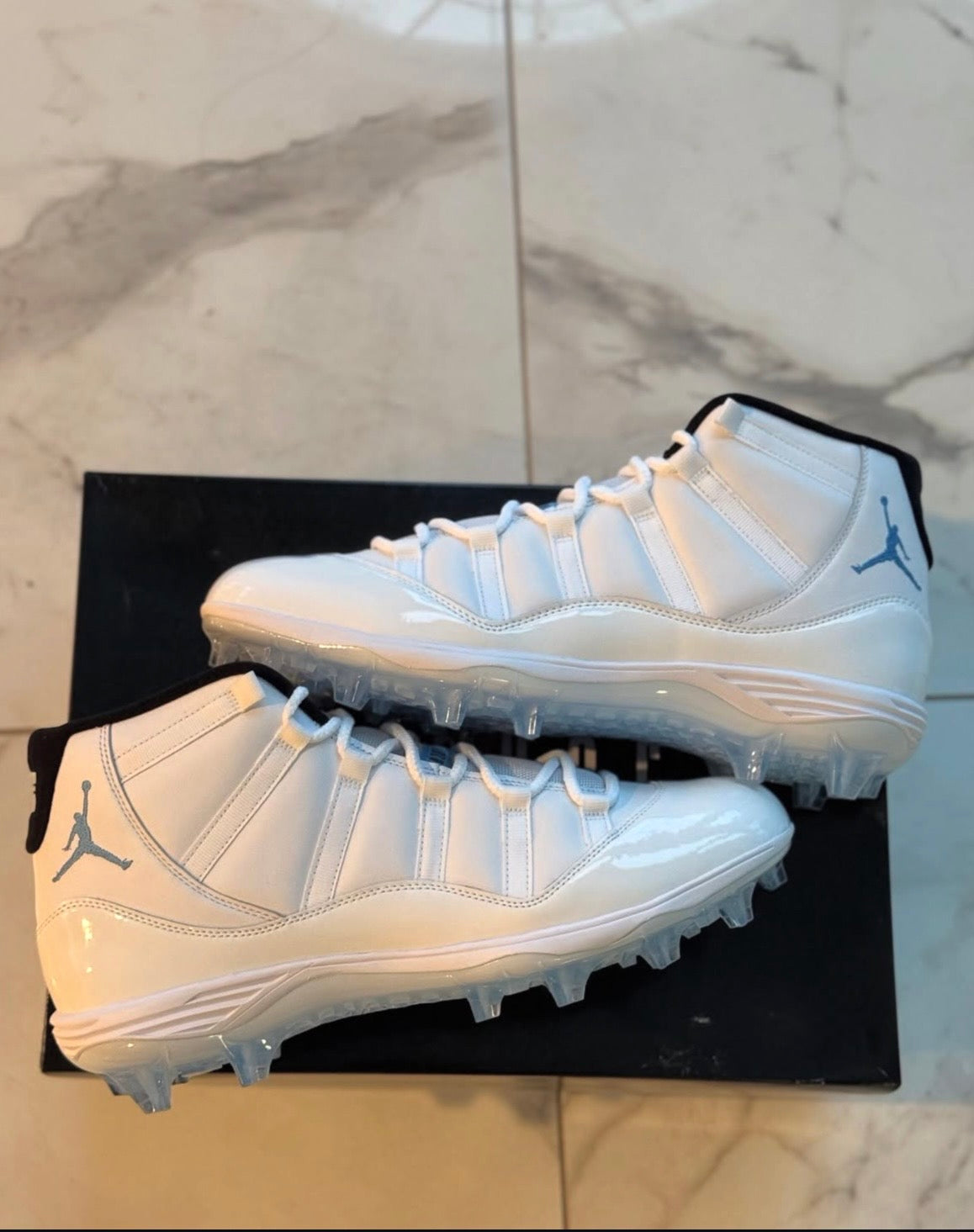 Jordan 11 "Legend Blue" Football
Cleats