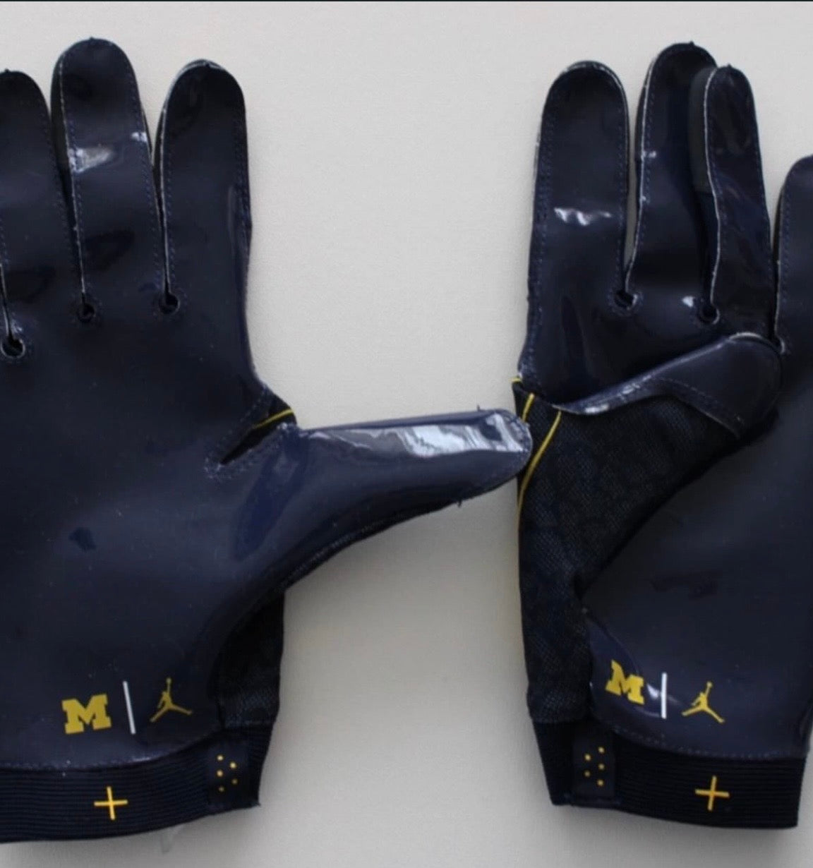 Jordan Michigan
VaporKnit 4.0 Football Gloves
